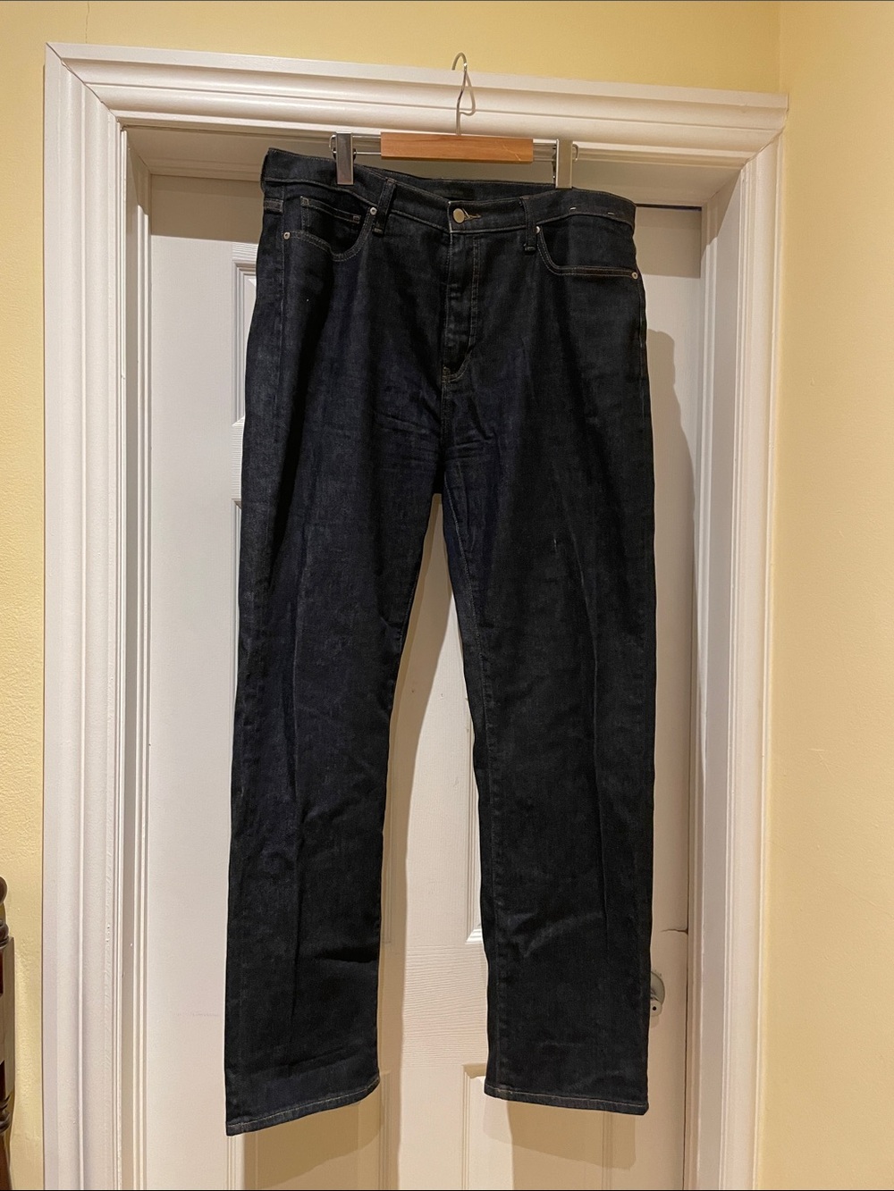 Uniqlo Dark wash straight Leg Jeans Business Casual Minimalist Office Class34x32